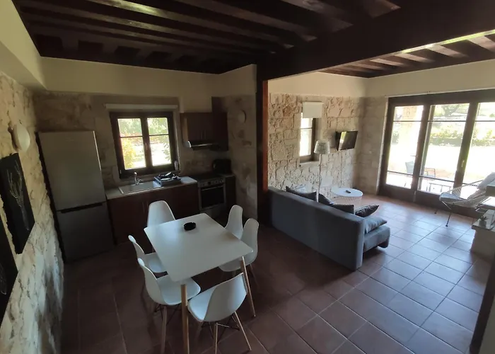 Lux Duplex With Shared Pool *